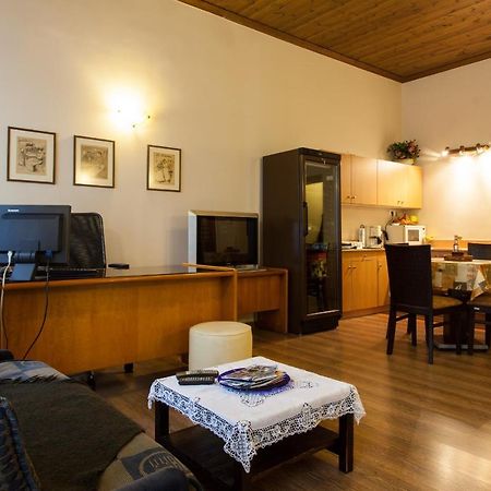 Psyri Neoclassical House Yard Free Parking Αθήνα Εξωτερικό φωτογραφία