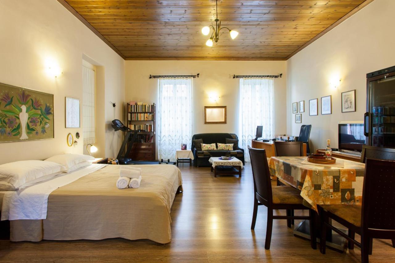 Psyri Neoclassical House Yard Free Parking Αθήνα Εξωτερικό φωτογραφία